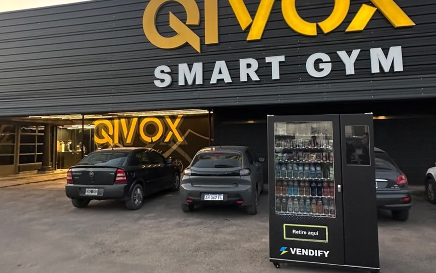Máquina expendedora Vendify instalada en Qivox Smart Gym